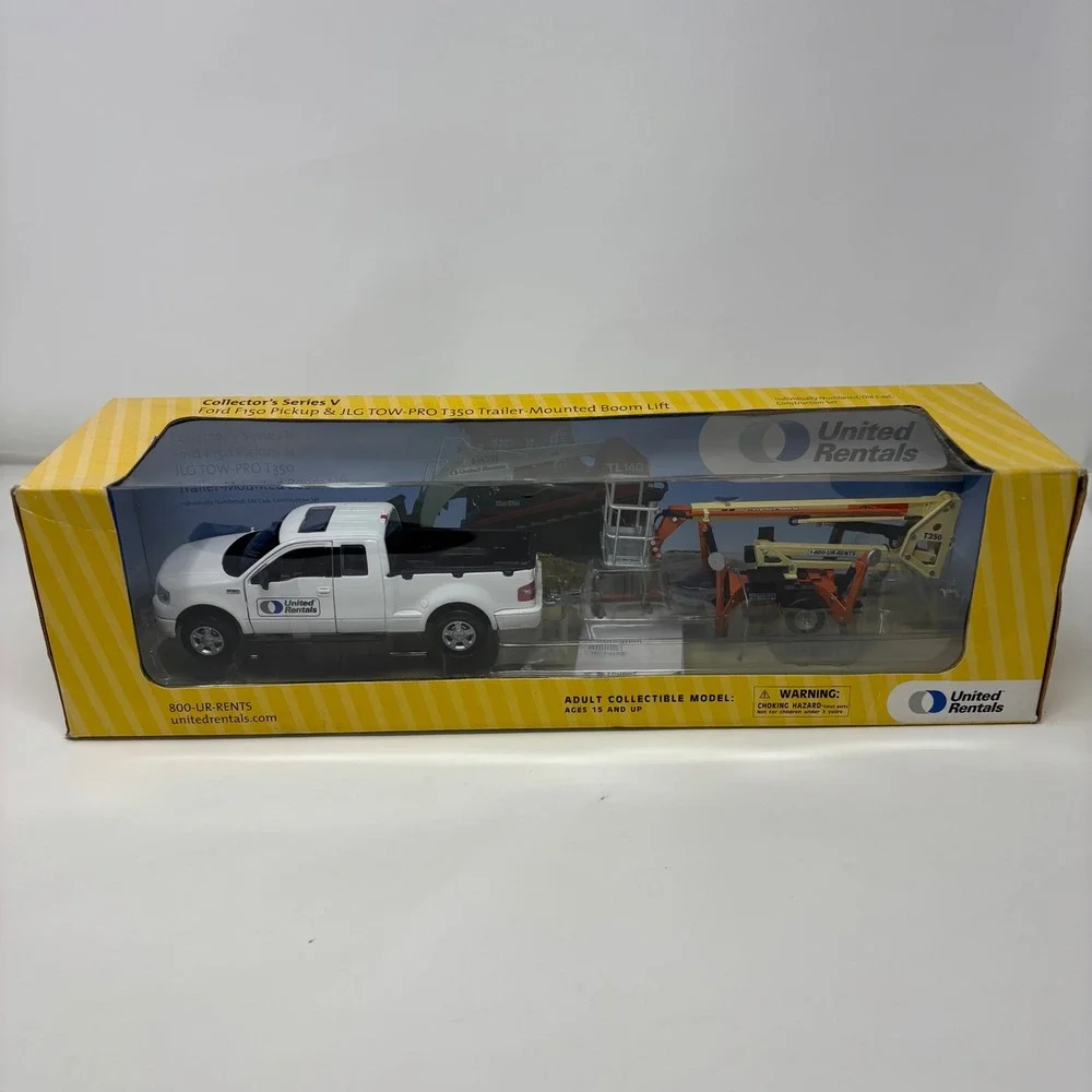 United Rentals Collector Series V Ford F150 Pickup & JLG TOW-PRO T350 Boom Lift